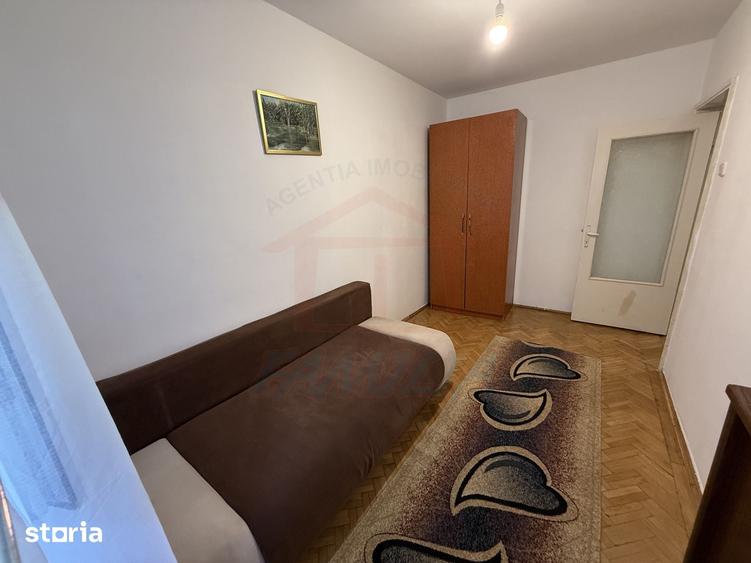 Apartament cu 3 camere semidecomandat în Micro 38