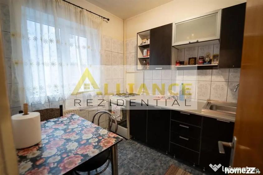 Apartament cu 3 camere decomandat în Tineretului