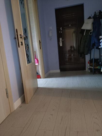 Apartament cu 3 camere decomandat în Titan