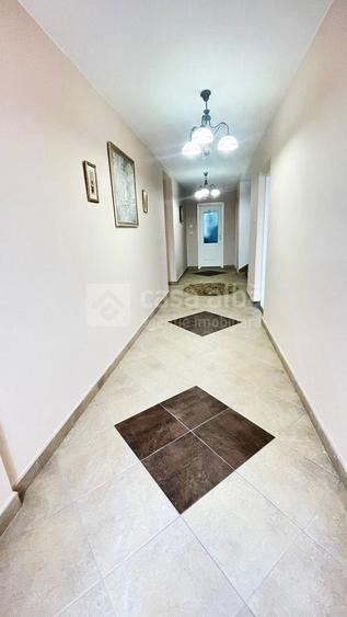 Casă individuală cu 12 camere decomandat cu Canalizare în Sărărie
