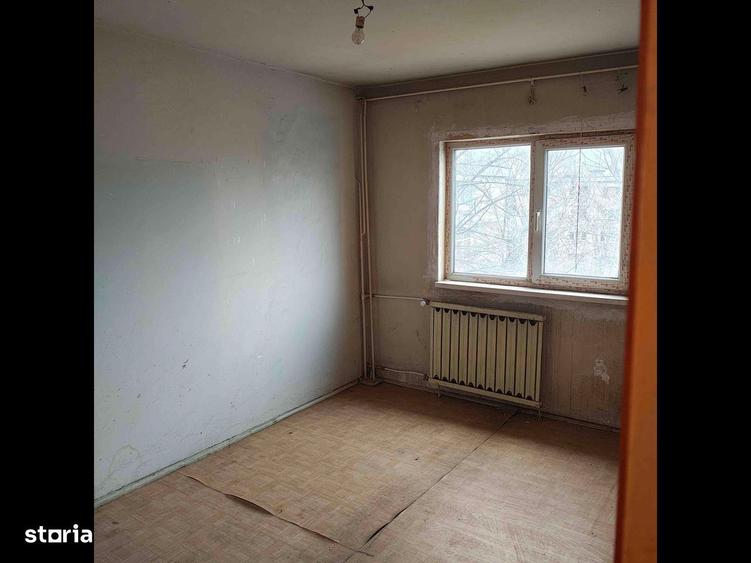 Apartament cu 3 camere decomandat în Militari