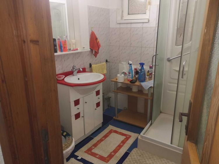 Casă cu 3 camere în Central