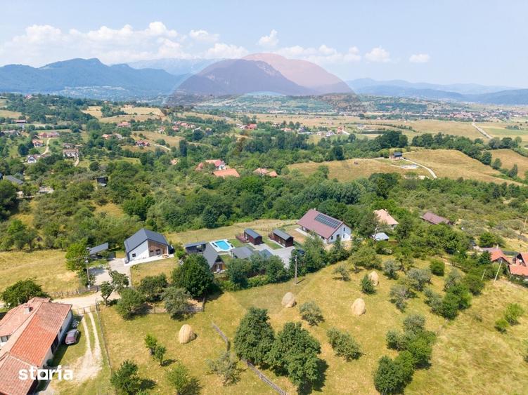 Casă cu 5 camere cu Teren 2481 Mp în Bran