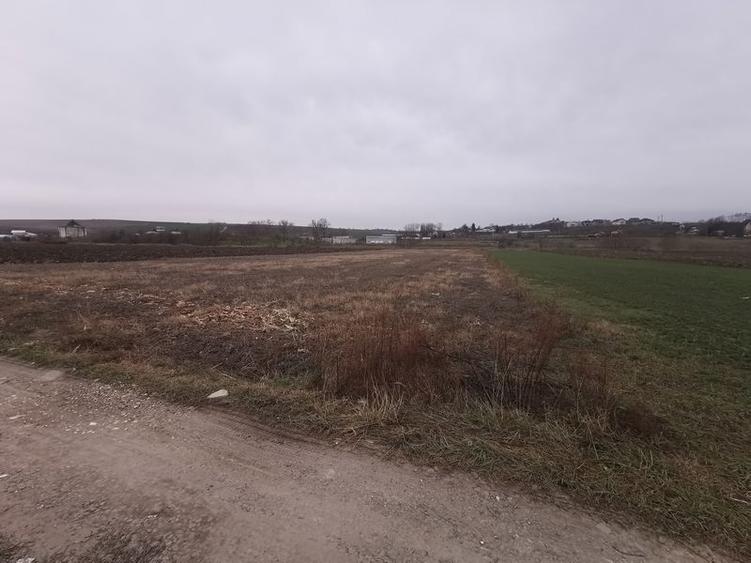 Teren agricol intravilan în Periferie