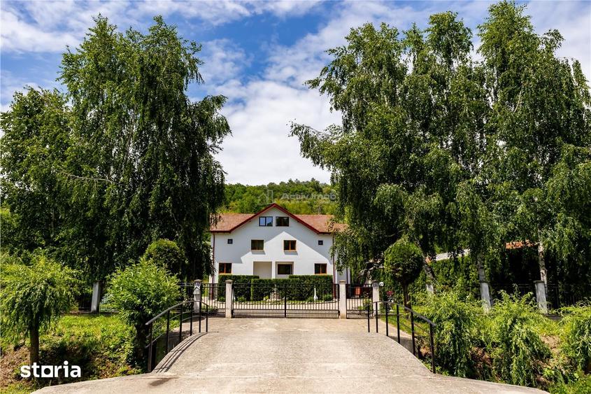 Casă cu 7 camere cu Teren 4391 Mp în Băbana