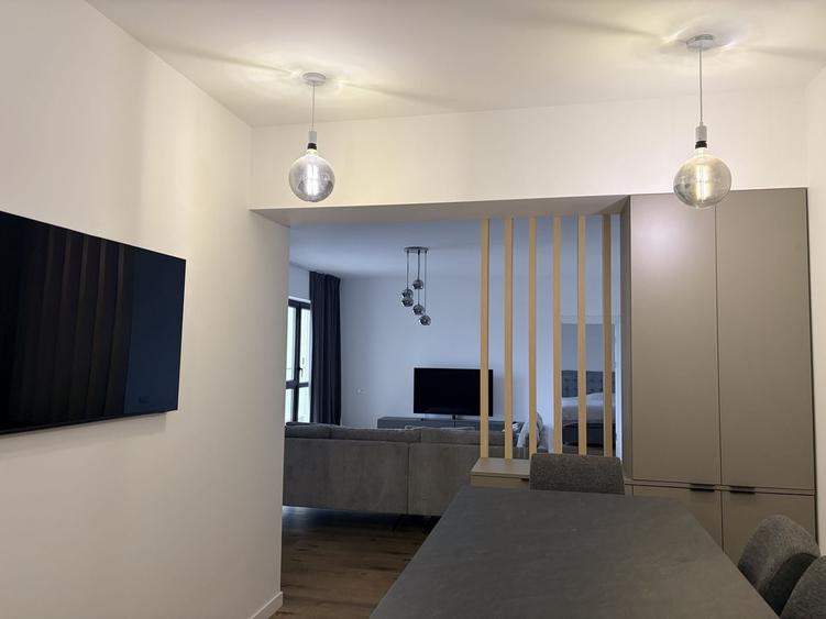 Apartament cu 4 camere decomandat, mobilat în Pipera