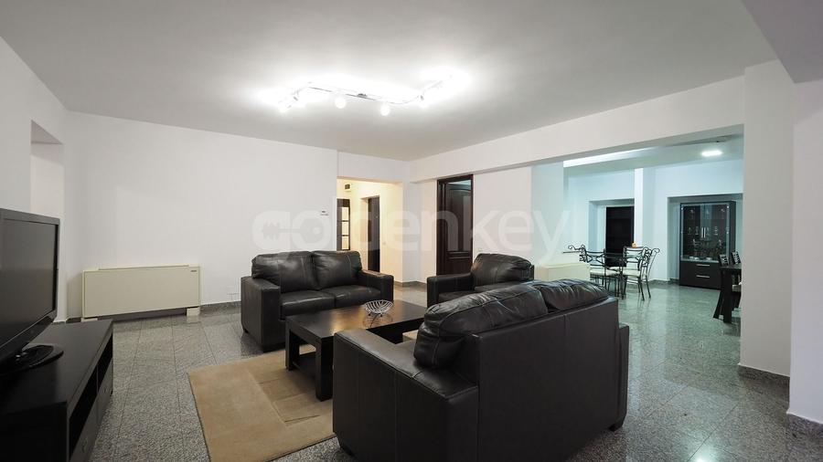 Apartament cu 4 camere decomandat, mobilat în Aviatorilor