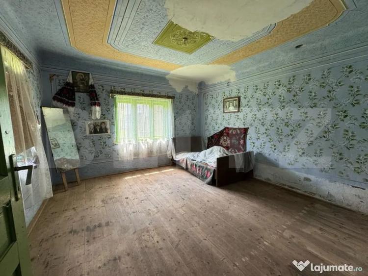 Casă cu 3 camere cu Teren 1789 Mp în Central