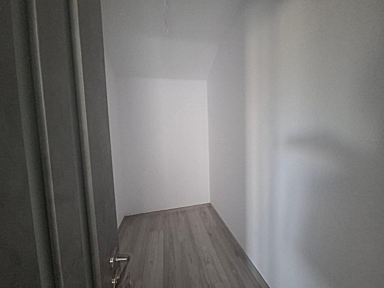 Casă individuală cu 4 camere cu Teren 400 Mp în Domnești