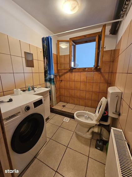 Casă cu 5 camere decomandat cu Teren 800 Mp în Ghiroda