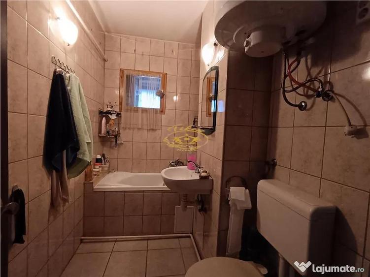 Apartament cu 2 camere decomandat în Toplița