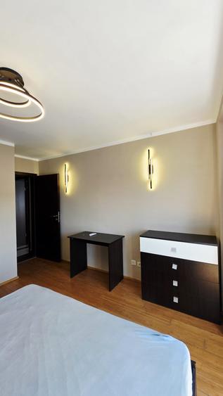Apartament cu 3 camere decomandat, mobilat în Decebal