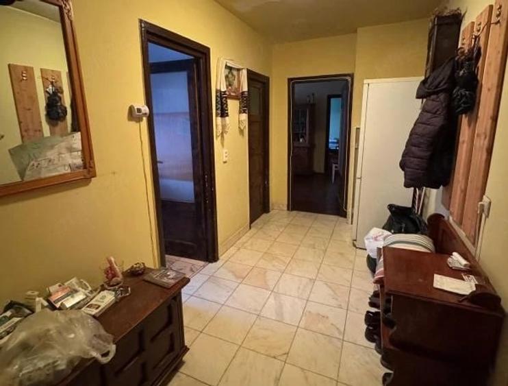 Apartament cu 3 camere semidecomandat în Ultracentral