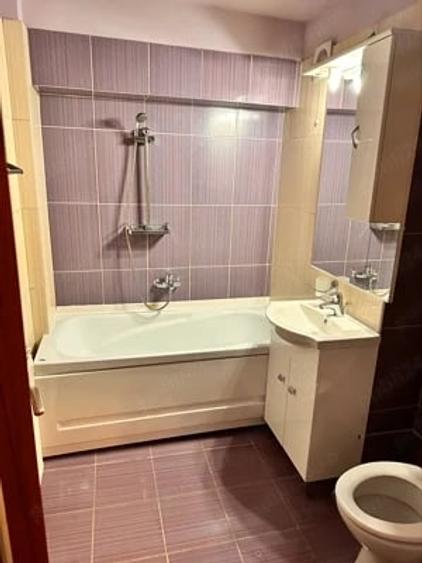 Apartament cu 4 camere decomandat în Complex Studențesc