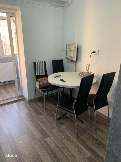 Apartament cu 3 camere decomandat în Eremia