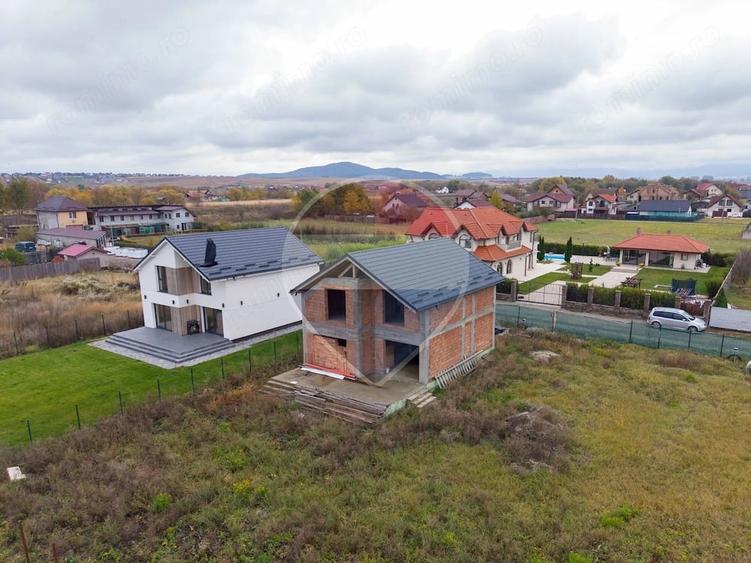Casă cu 4 camere cu Teren 600 Mp în Colonia Bod