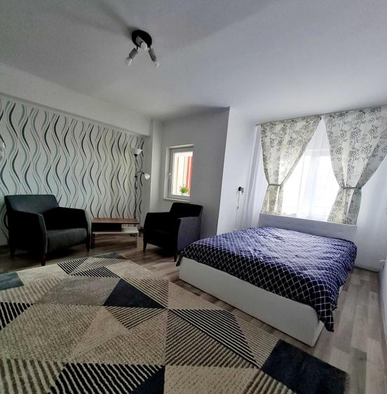 Garsonieră decomandată în Central