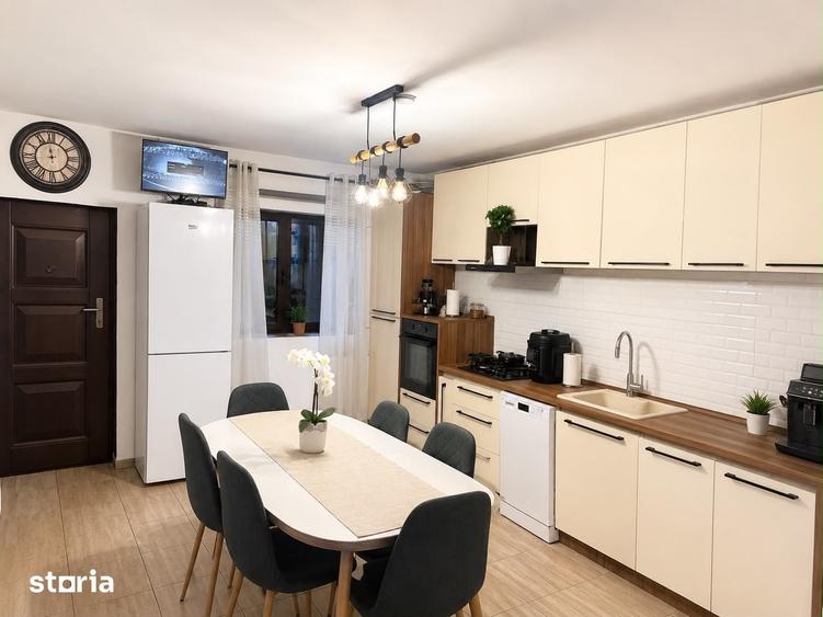 Casă cu 4 camere cu Teren 223 Mp în Domnești
