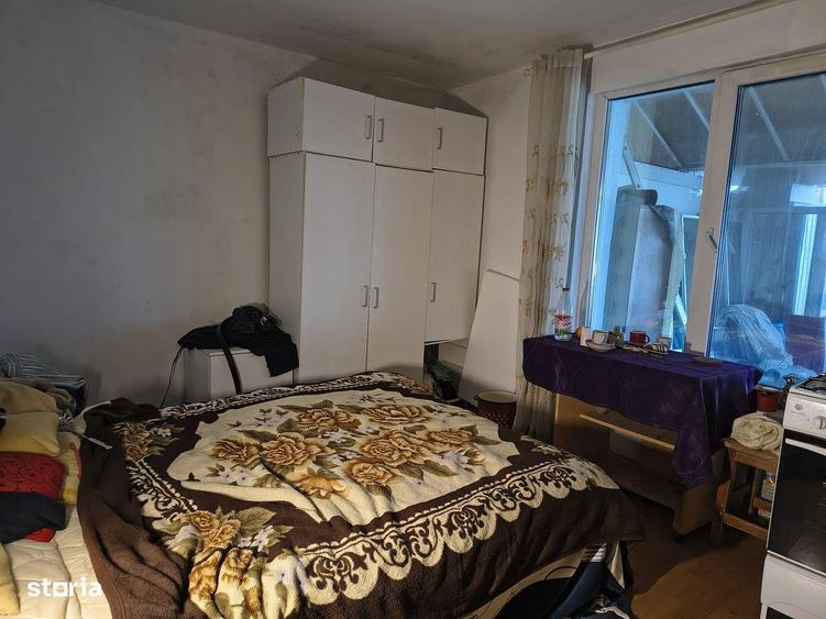 Casă cu 7 camere cu Teren 440 Mp în Sud