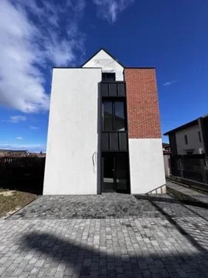 Duplex cu 4 camere cu Canalizare în Someșeni