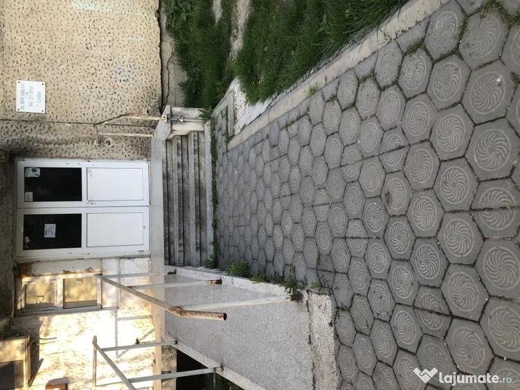 Apartament semidecomandat în Nicolina
