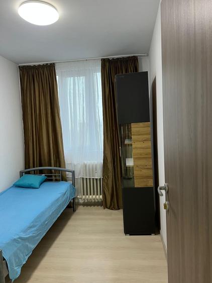 Apartament cu 3 camere semidecomandat în Drumul Taberei