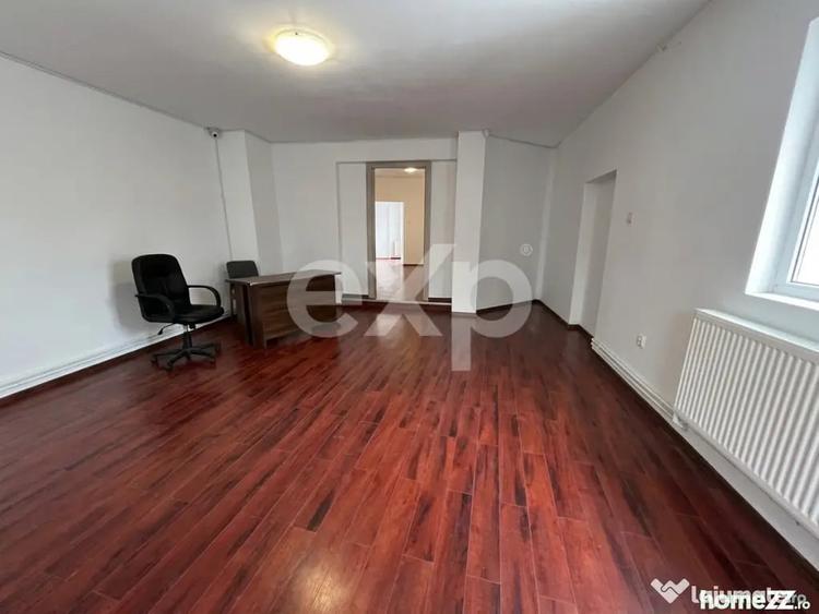 Casă cu 6 camere cu Teren 306 Mp în Central