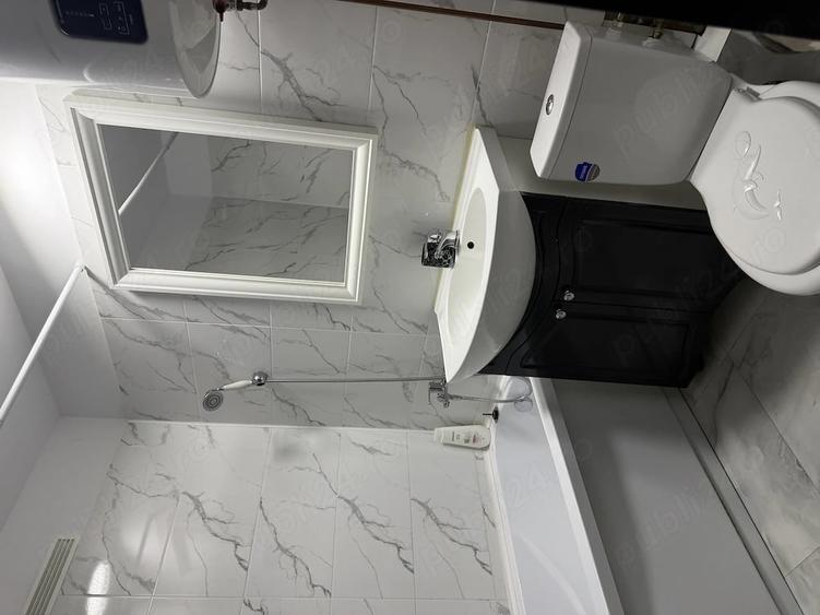 Apartament cu 3 camere semidecomandat în Tineretului