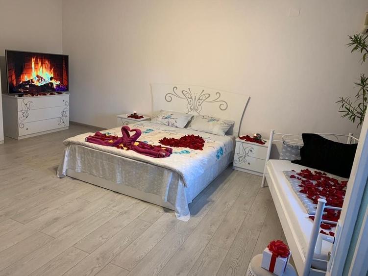 Casă cu 4 camere decomandat în Agigea