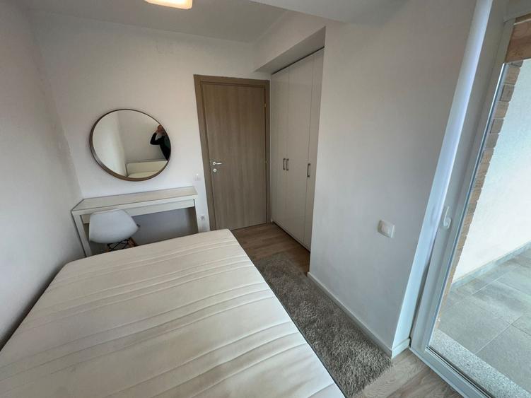 Apartament cu 2 camere semidecomandat, mobilat în Politehnica