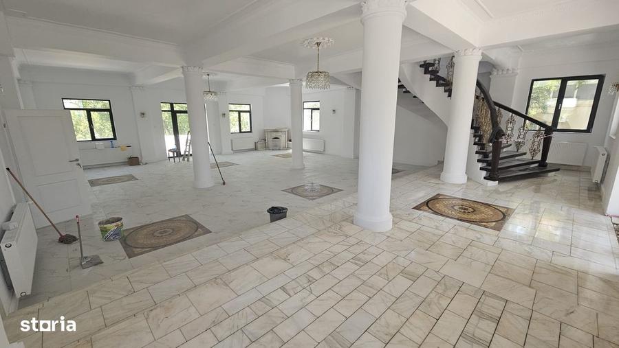 Casă cu 4 camere în Sărărie