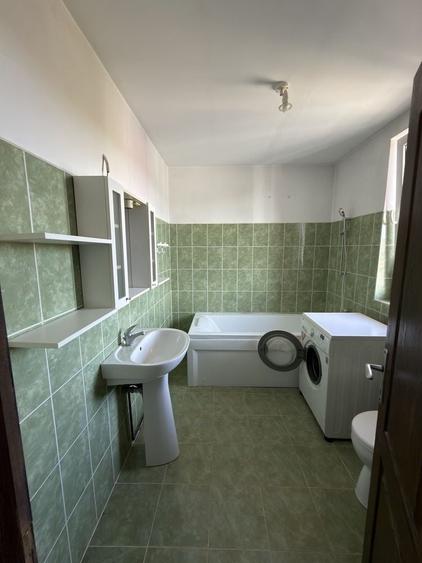 Apartament cu 2 camere decomandat în Ghiroda