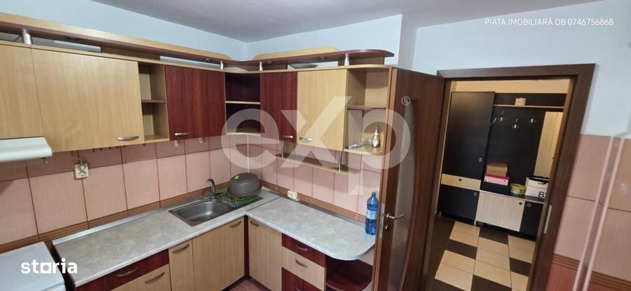 Apartament cu 4 camere decomandat în Central