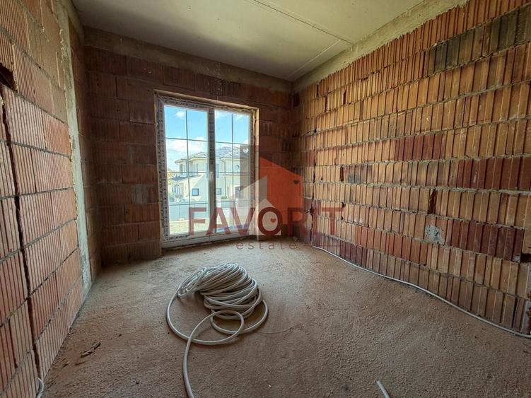 Duplex cu 3 camere cu Canalizare în Sânandrei