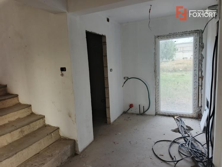 Casă individuală cu 5 camere cu Teren 747 Mp în Sânandrei