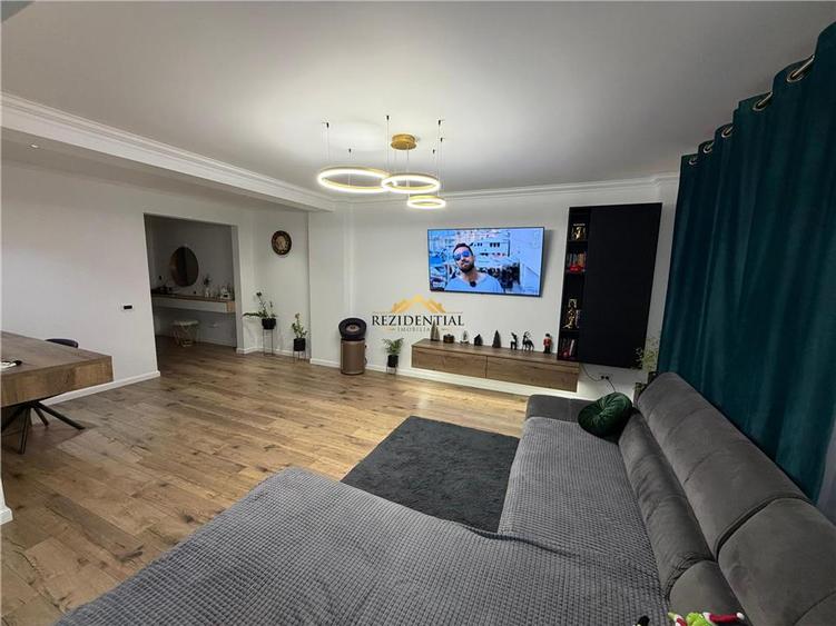 Apartament cu 3 camere decomandat, mobilat în Central
