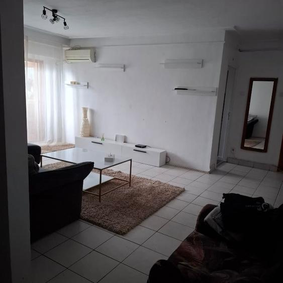 Apartament cu 3 camere decomandat, mobilat în Central