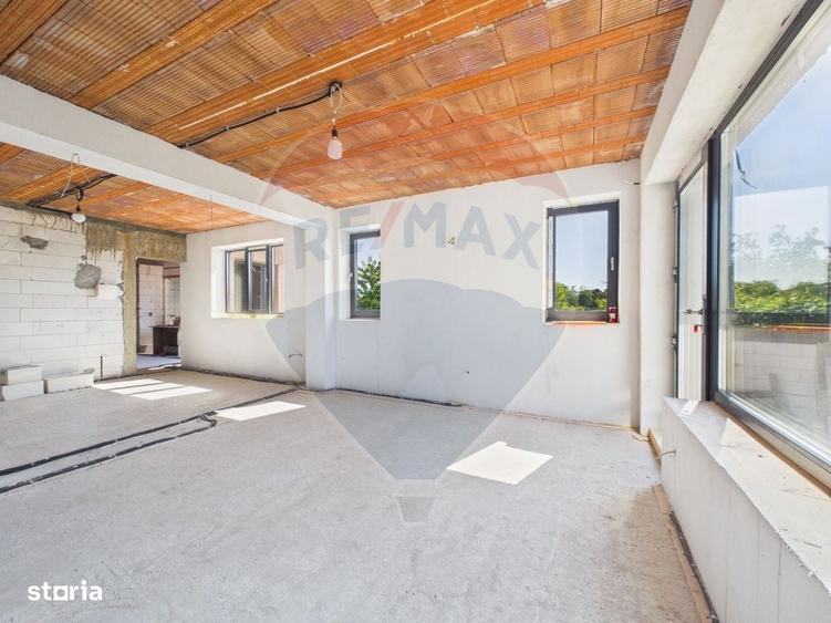 Casă cu 4 camere în Manolache