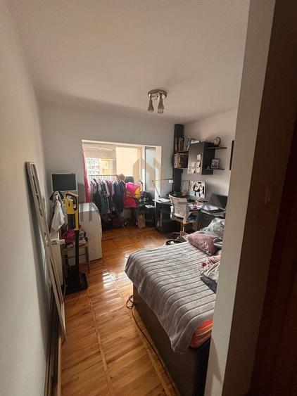 Apartament cu 4 camere decomandat, mobilat în Mărăști