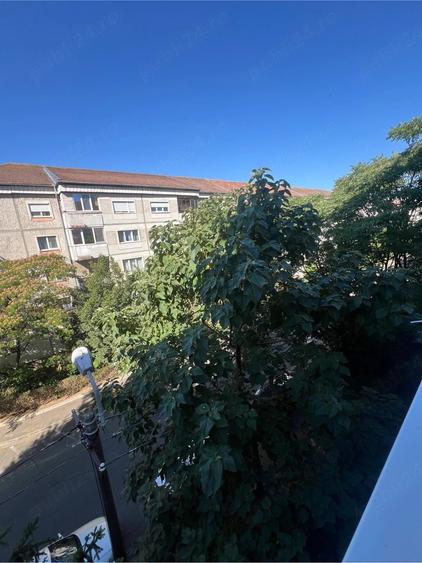 Apartament cu 3 camere decomandat în Rogerius