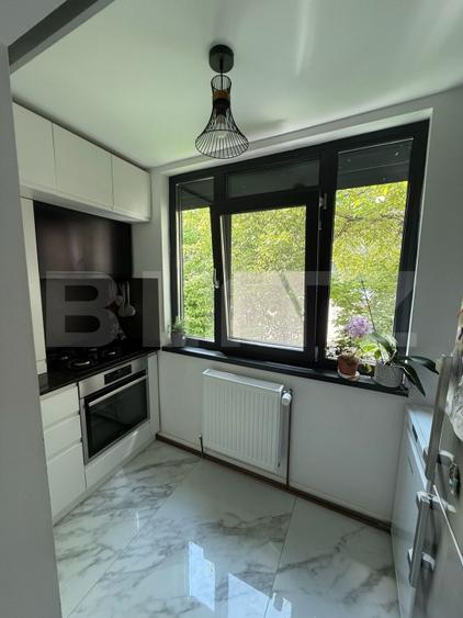 Apartament cu 3 camere decomandat, mobilat în Nicolina