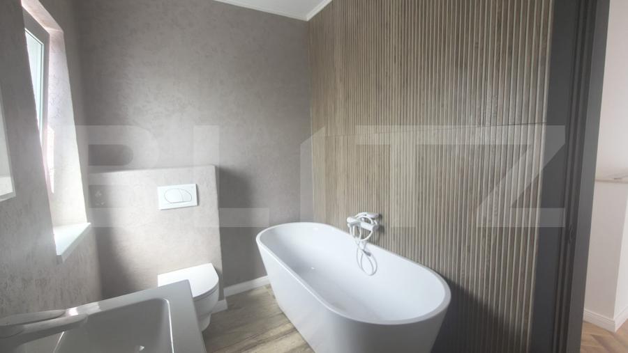 Duplex cu 4 camere cu Canalizare în Bucium