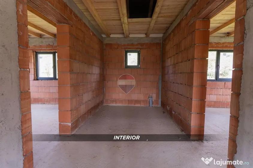 Casă cu 3 camere cu Teren 500 Mp în Central