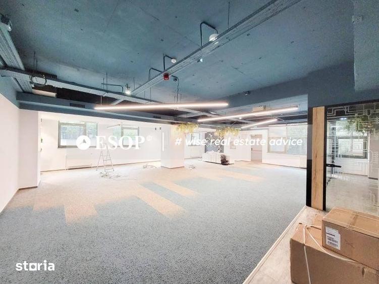 Spațiu comercial, de 300 mp, în Romană