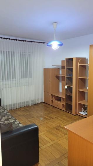 Garsonieră decomandată în Tudor