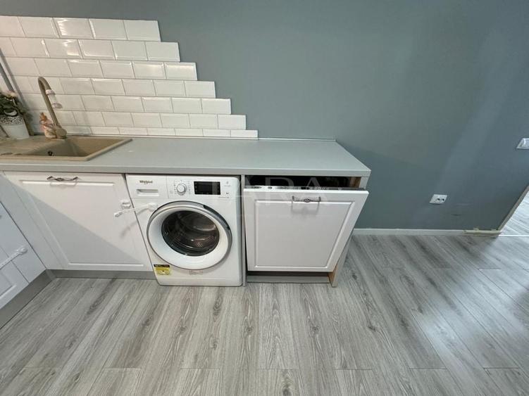 Apartament cu 2 camere semidecomandat, mobilat în Bulgaria