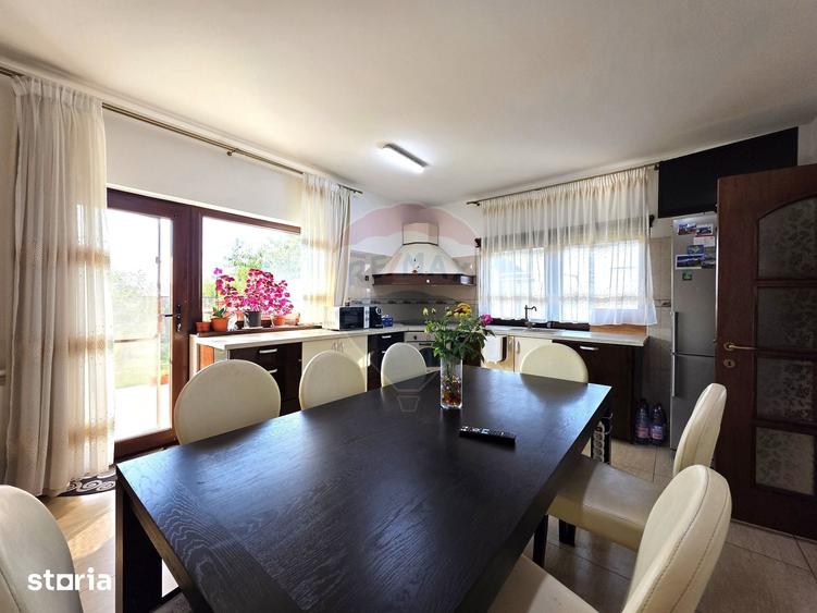 Casă cu 4 camere cu Teren 680 Mp în Costești