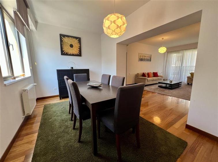 Apartament cu 5 camere decomandat, mobilat în Herăstrău