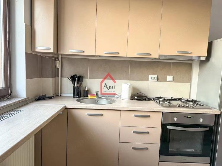 Apartament cu 2 camere semidecomandat în Filiași