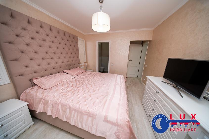Apartament cu 3 camere decomandat în Babadag
